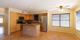 AMAZING 4 BED, 2.5 BATH HOME LOCATED NEAR 67TH AVE & UNION HILLS Gallery 7