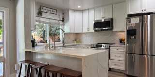 Move in Ready 3bed/3bath, beautiful backyard Gallery 11