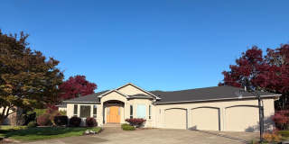 Huge 3 bed, Office, 2.5 Bath Gallery 1
