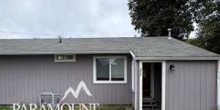 Charming 1 Bed / 1 Bath, Centrally Located! Gallery 1