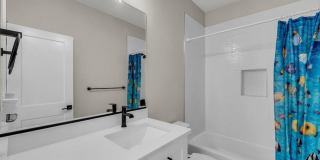 Custom 6 Bedroom Home in Great Location. Gallery 28