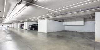 9323 Burton Way Gallery 17