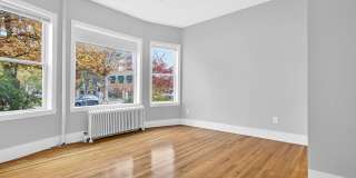 studio unit with washer/dryer Gallery 4