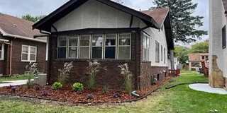 Pet friendly Charming 3 Bedroom Bungalow Aval 6/1/2026 Gallery 1