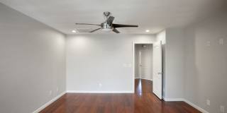 4 Bedroom, 3 Den West Side Home Gallery 22
