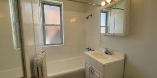 434 W Wellington Gallery 1