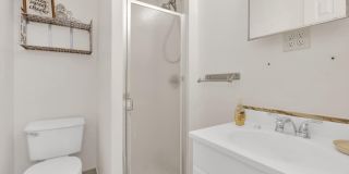 261 NE 42nd Street Gallery 22