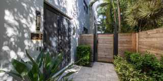 1955 NE 4th Street Gallery 1