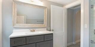 4 Bed | 2.5 Bath | Forest Hills Area | End of Cul-de-Sac Gallery 21