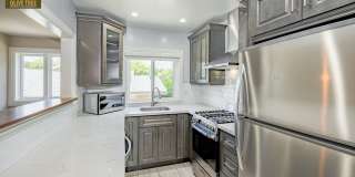Fully Updated Spacious Studio Above Garages in Pasadena! Gallery 5