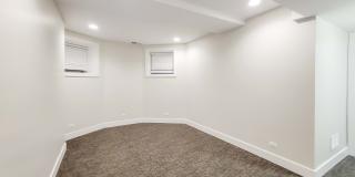 847 W Wellington Gallery 8