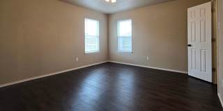 3 Bd / 2 Bath and great back yard Gallery 16