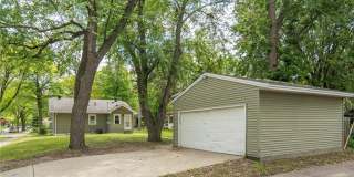 3555 Queen Ave N Gallery 18