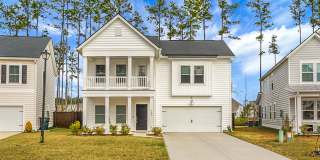 5 Bedroom, 3.5 Bath, Beautiful Summerville Home, Master on Main Gallery 1
