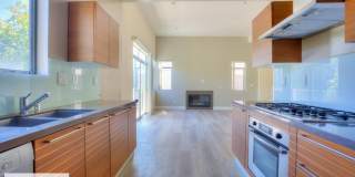 Contemporary 2 bedroom 2.5 bath at the heart of LA Gallery 21