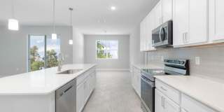 Modern North Port Home for Rent – Privacy & Convenience Gallery 12