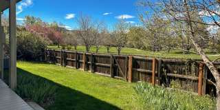 Spacious Home Right on the Park! Gallery 16