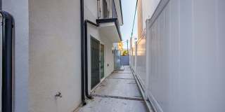 Massive Luxury 4 Beds with 2-3 Parking Spots Gallery 42