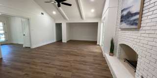 STUNNING REMODEL IN SPRING LAKE ESTATES Gallery 10