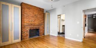 18 E MADISON Street Gallery 27