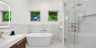 1201 West 47th Street Gallery 20