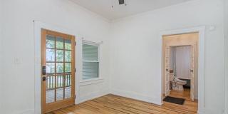 Adorable 2BR House for Rent! Gallery 4