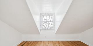 1223 SPRUCE Street Gallery 34