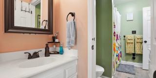 Charming 2BR Condo in Raleigh Gallery 22