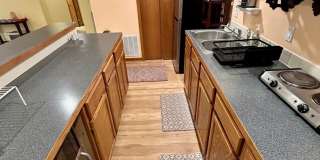 Spacious Garden-level Condo with Kitchenette in North Boulder Gallery 9