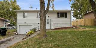 3-Bedroom Home with Large Fenced Yard Gallery 1