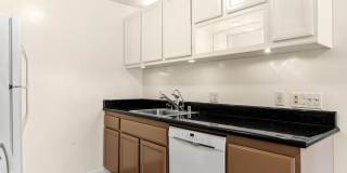 Modern Oakland Living: New Floors, Private Balcony, and Parking Gallery 9