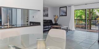 3083 N Oakland Forest Dr Gallery 9