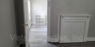 112 Boston Court Gallery 15