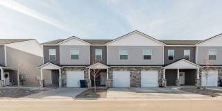 Darling 3 Bed 2.5 Bath Townhome located in Sugar City Gallery 1