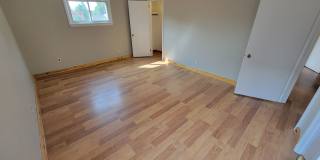 AVAILABLE September 1st- 4 Bed 3 Bath w/ Spacious Back Deck - SHORT TERM LEASE TILL END OF APRIL Gallery 12