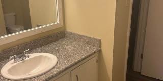 3 Bedroom Townhome Updated - Private Patio Gallery 15