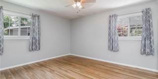 1210 E Oakmont Gallery 14