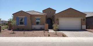 5 Bedroom - Large Newer Build - Great Location Gallery 1