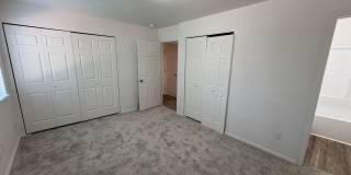 Fully Renovated 3 Bed 2.5 Bath Townhome w/ 1 Car Garage & Yard! Gallery 22