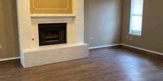 Cozy 3/2/2 Brick Home! Available September!! Gallery 35