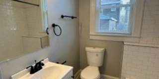 2 Bedroom Home with Fenced in Backyard! Gallery 13