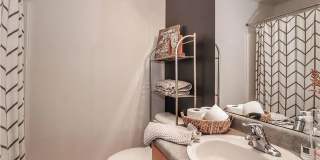 Room in 2 Bedroom Home at Donatello Ave Gallery 22
