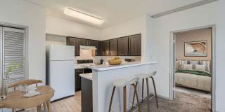 Lakeline Apartments Gallery 4