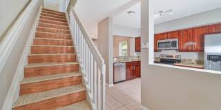 Move-In Ready! 2 BED/2.5 BATH END UNIT in Cypress Landing! Gallery 4