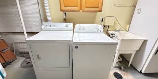3 Bedroom Home With A  Basement And Large Back Yard Gallery 21