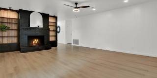 2910 W Crawford Street Gallery 18