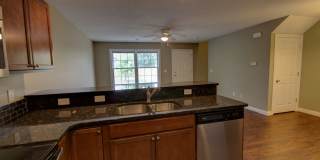 Gorgeous 3 Bedroom Townhome Gallery 11