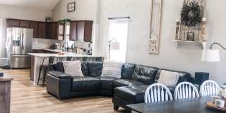 1115 Crosscreek Dr Gallery 1