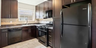 Crossroads Gardens Apartments Gallery 1