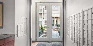 Uptown Lake Apartments Gallery 28